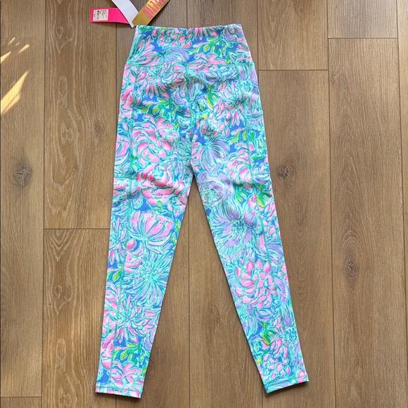 Lilly Pulitzer Luxletic Weekender High Rise Legging In Full Bloom - Small - Picture 3 of 5